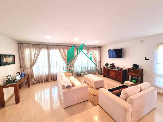 Casa para Venda em Santana de Parnaíba - 5