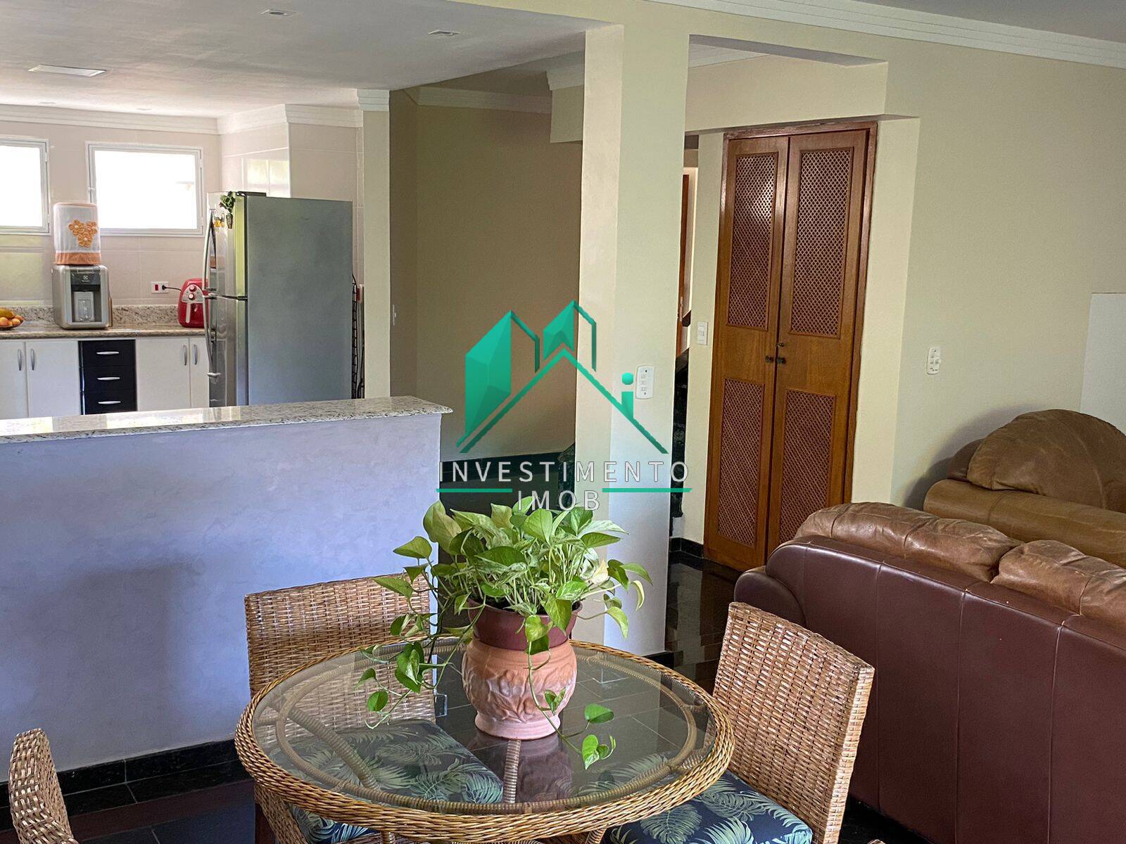 Casa à venda com 3 quartos, 150m² - Foto 1