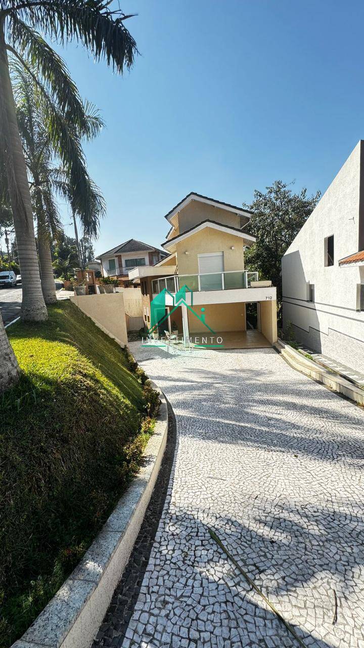 Casa à venda com 4 quartos, 400m² - Foto 1