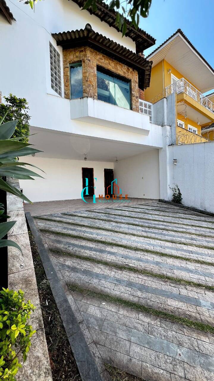 Casa à venda com 4 quartos, 286m² - Foto 4