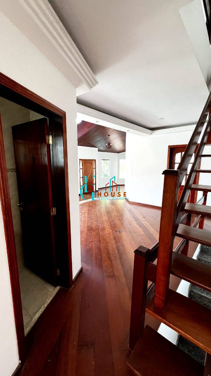 Casa à venda com 4 quartos, 286m² - Foto 9