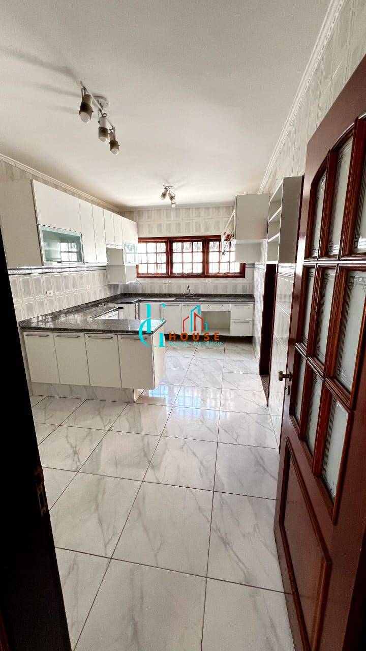 Casa à venda com 4 quartos, 286m² - Foto 15