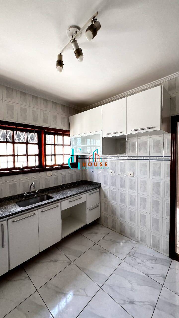 Casa à venda com 4 quartos, 286m² - Foto 17