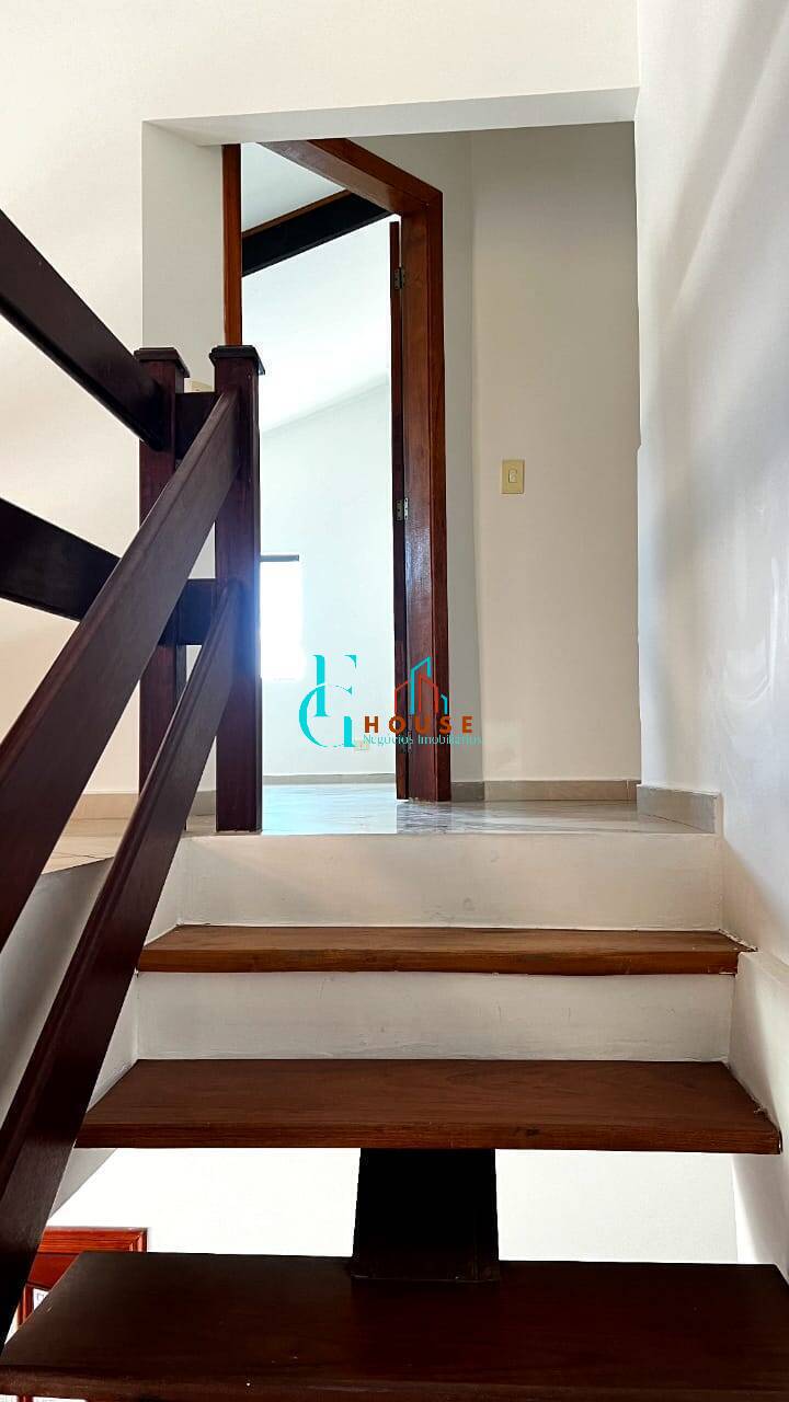 Casa à venda com 4 quartos, 286m² - Foto 32
